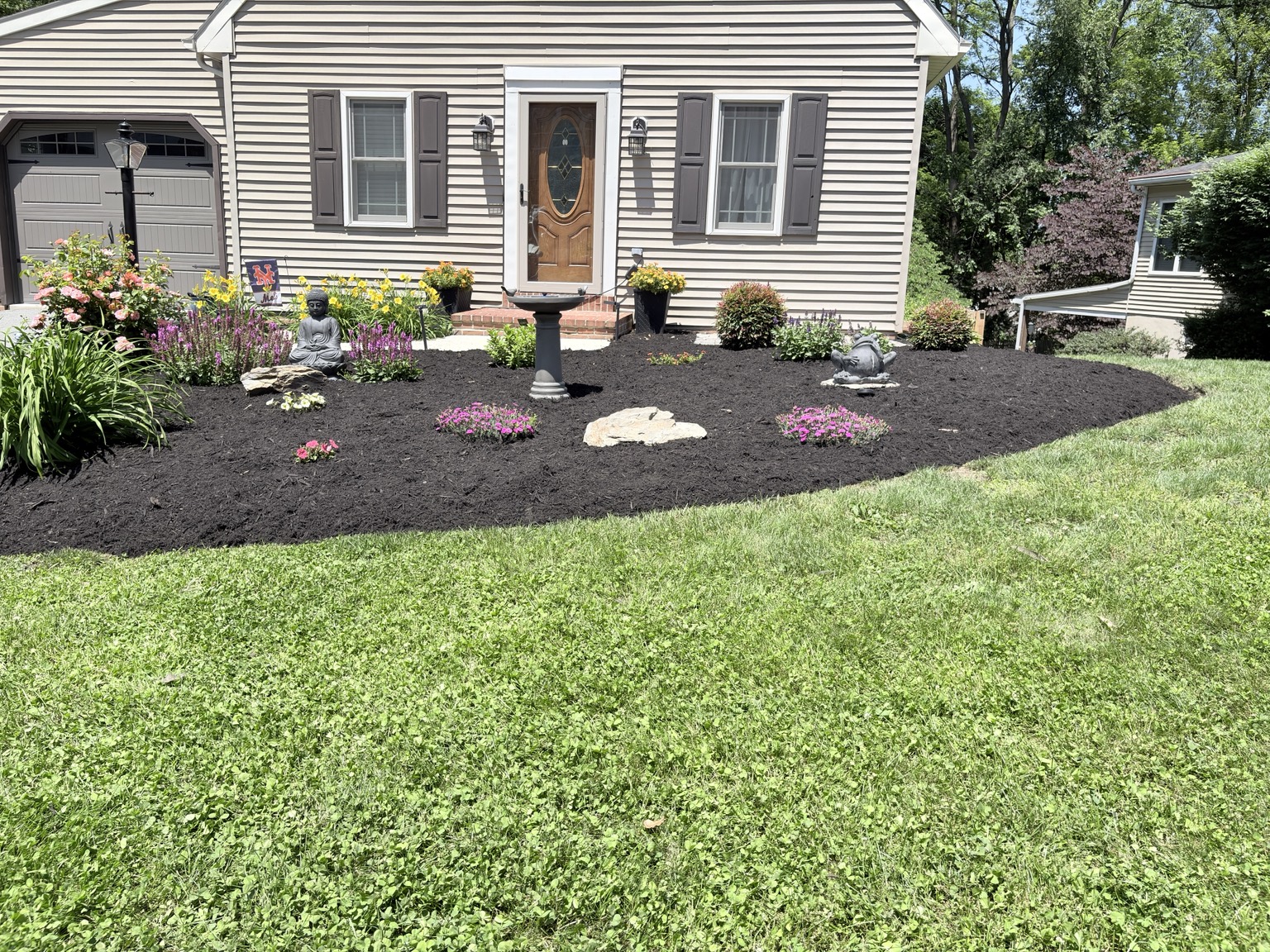 Fresh black mulch installation completed in Lancaster PA